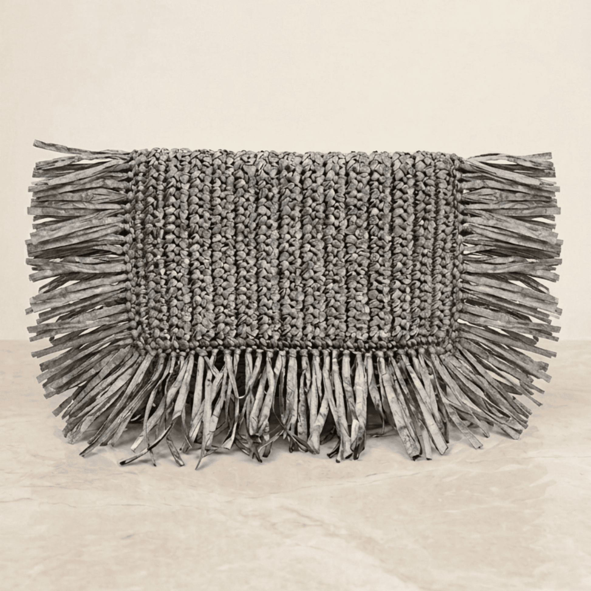 FRINGED RAFFIA BEACH CLUTCH HAND CROCHET_5